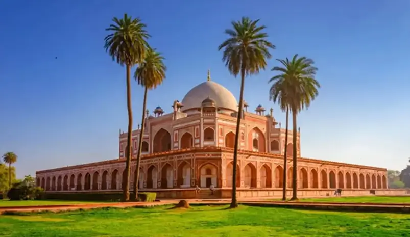 Golden Triangle with Luxury Train Experience – 7 Days of Heritage & Royal Travel