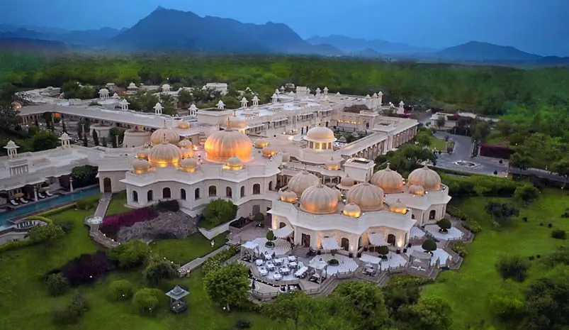 Grand Heritage India Tour with Oberoi & Taj Stays